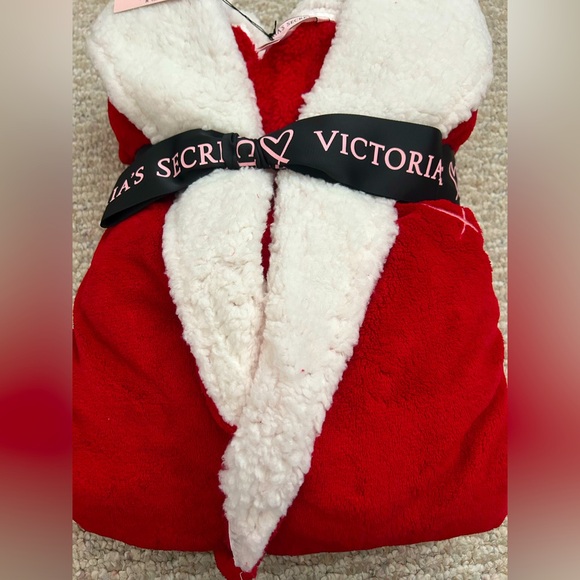 New Victoria's Secret Santa Hooded Plush Fleece Sherpa Short Robe XS/S - Picture 3 of 5